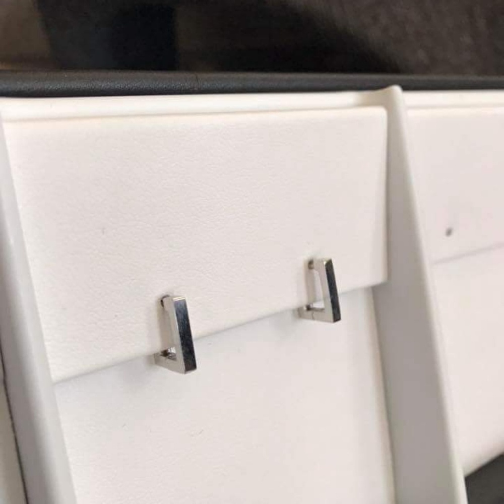 14k White Gold Rectangular Earrings - image 3